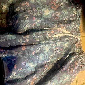 Chubbies swim trunks size L 7 inch inseam